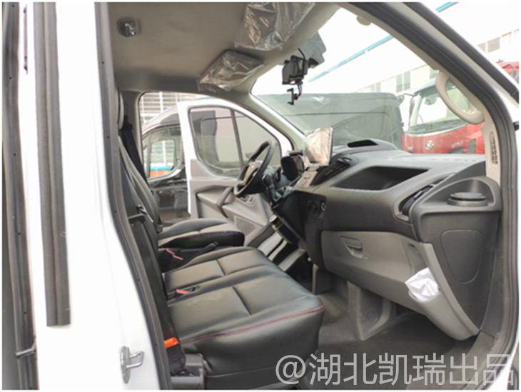 疫苗冷鏈車駕駛內布置情況 疫苗冷鏈車駕駛內布置情況